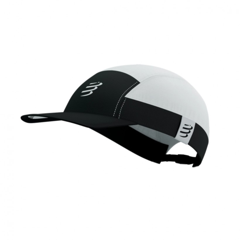 Cappello Compressport 5 Panel Light Cap Bianco Nero